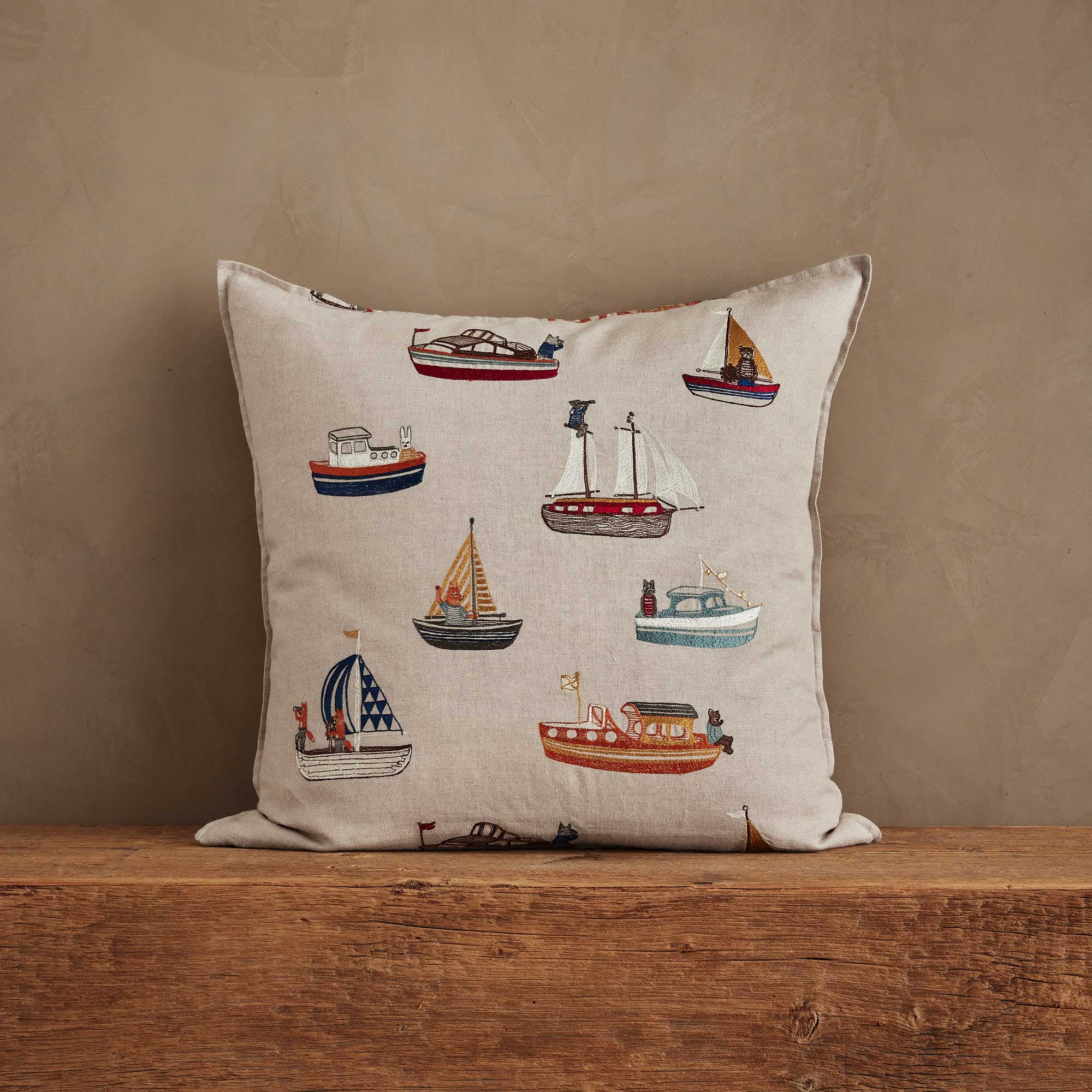 CORAL & TUSK ボート刺繍クッション Boats Pattern Pillow | Coral & Tusk