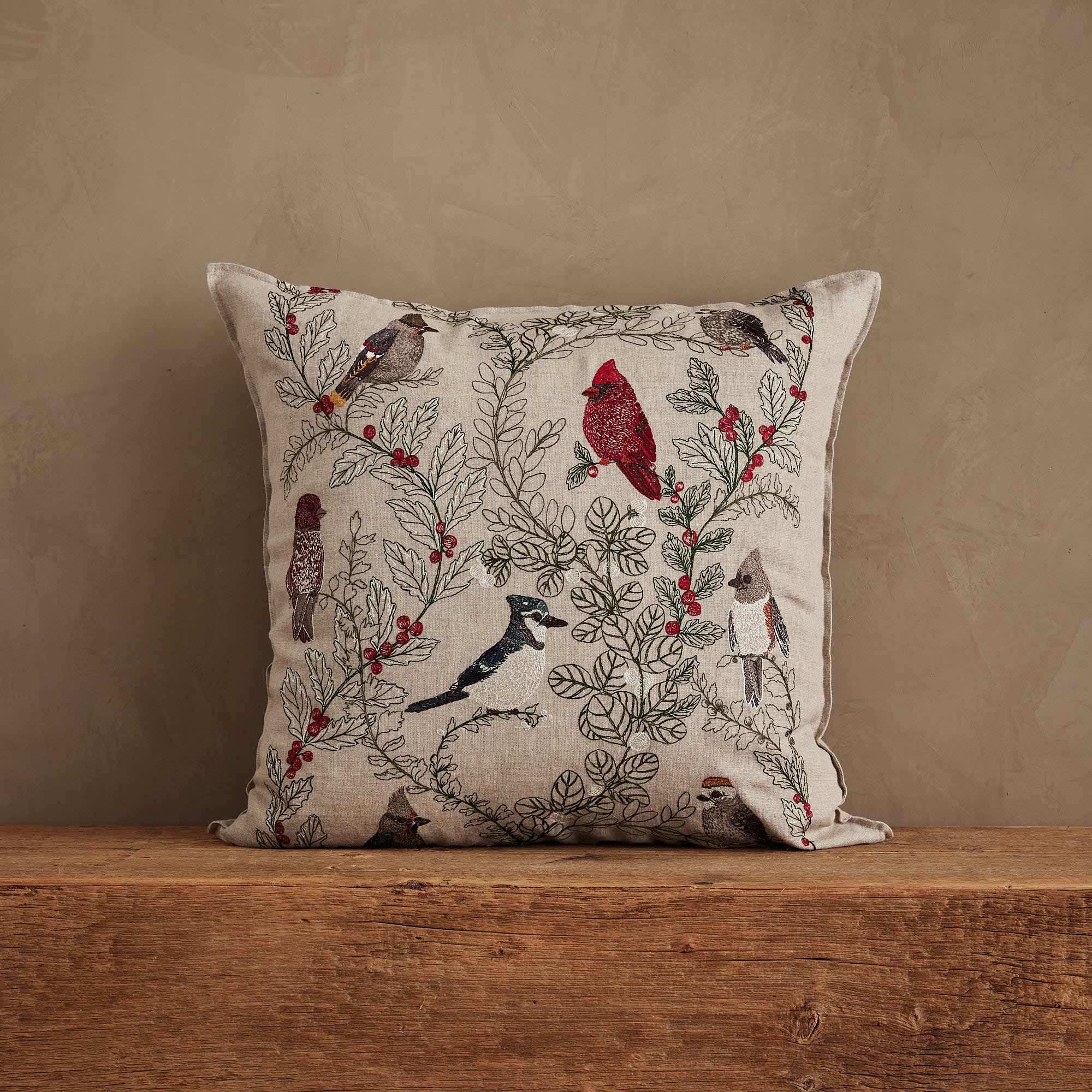 Coral & Tusk コーラルタスク winter birds クッション Winter Birds Pillow | Coral & Tusk