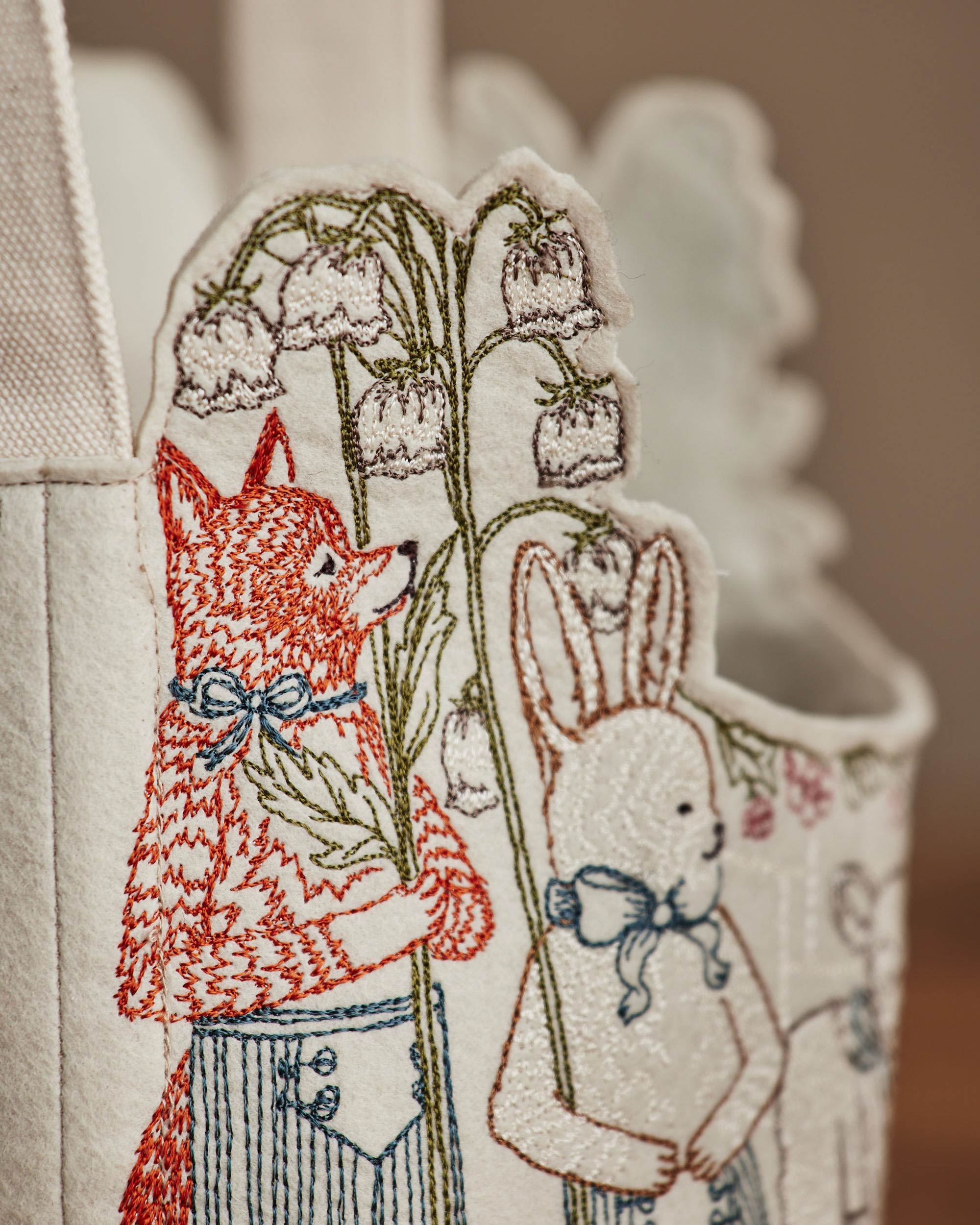 Coral&Tusk クッションカバー Easter Easter Bunny Pocket Pillow | Coral & Tusk