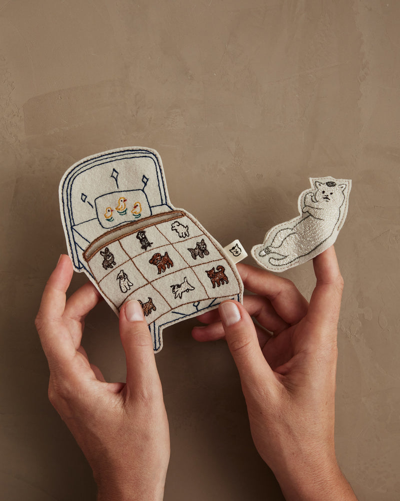 Coral & Tusk x Nekomura san Bed Card