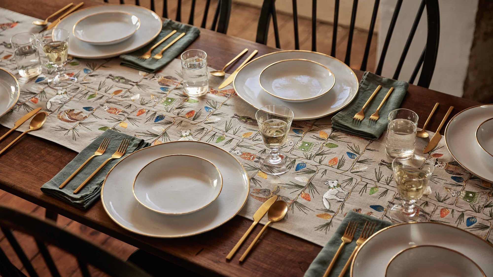 Christmas Tree Trimmers Table Runner