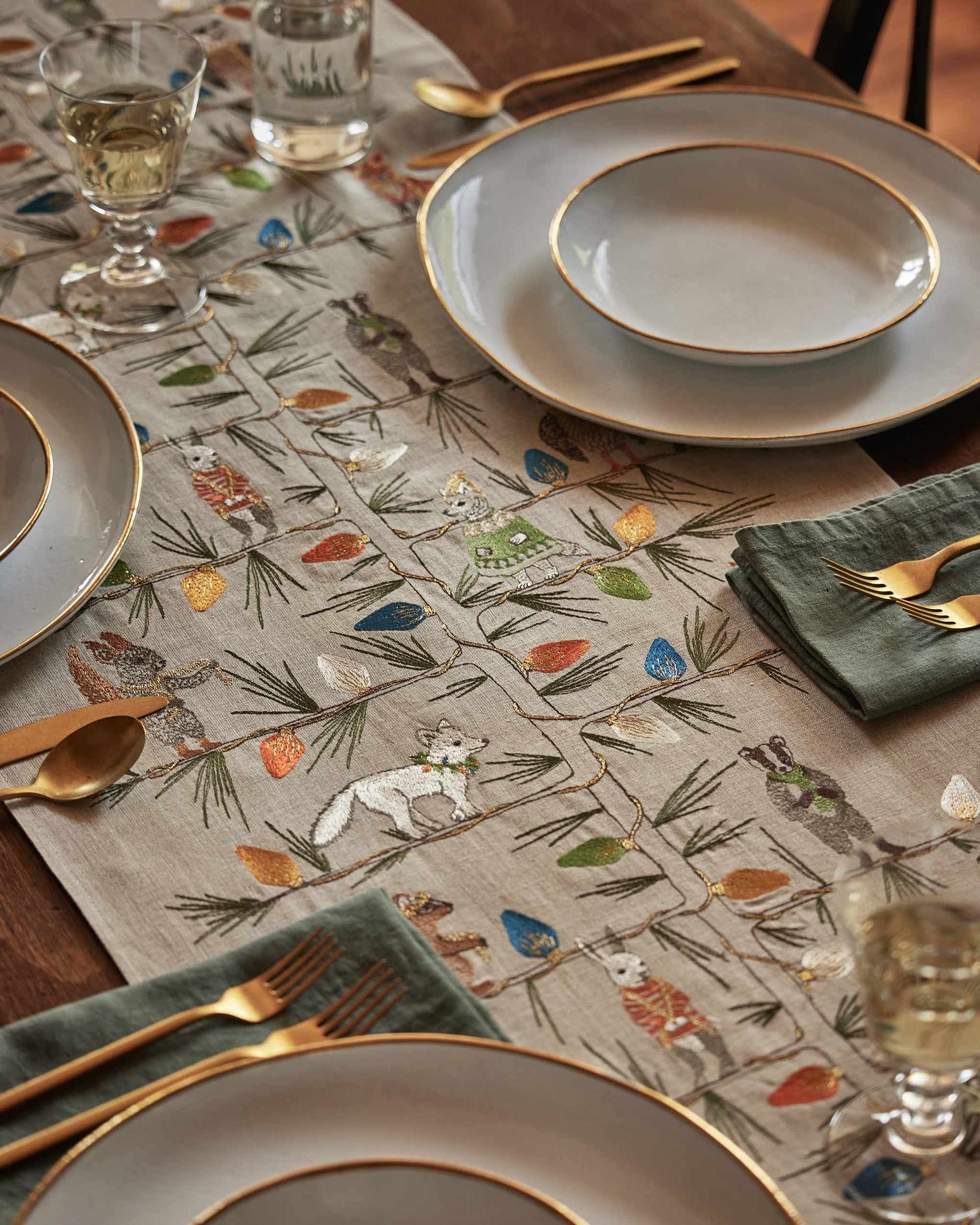 Christmas Tree Trimmers Table Runner