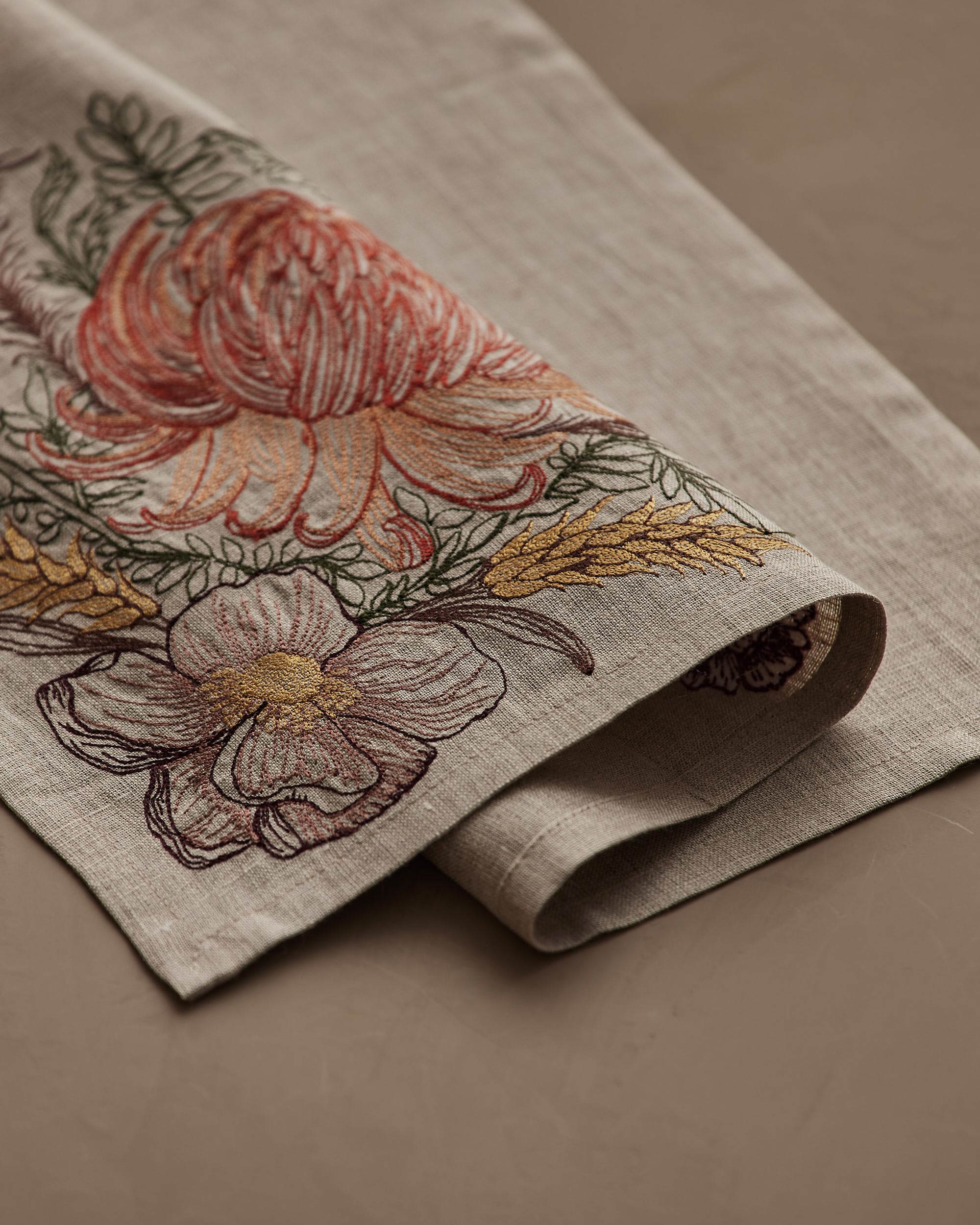 Autumn Mums Dinner Napkin | Coral & Tusk