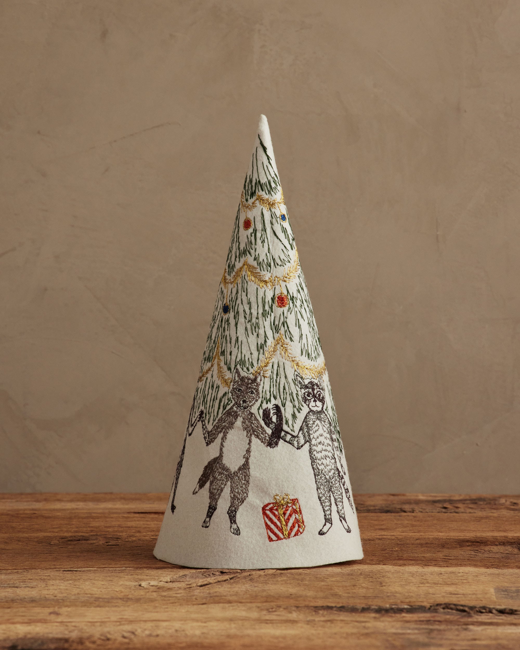 Ring Around Christmas Tree | Coral & Tusk