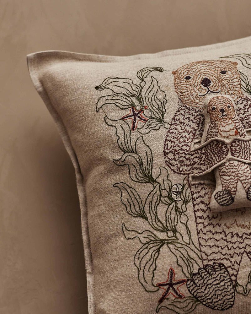 Otter Mama Pocket Pillow