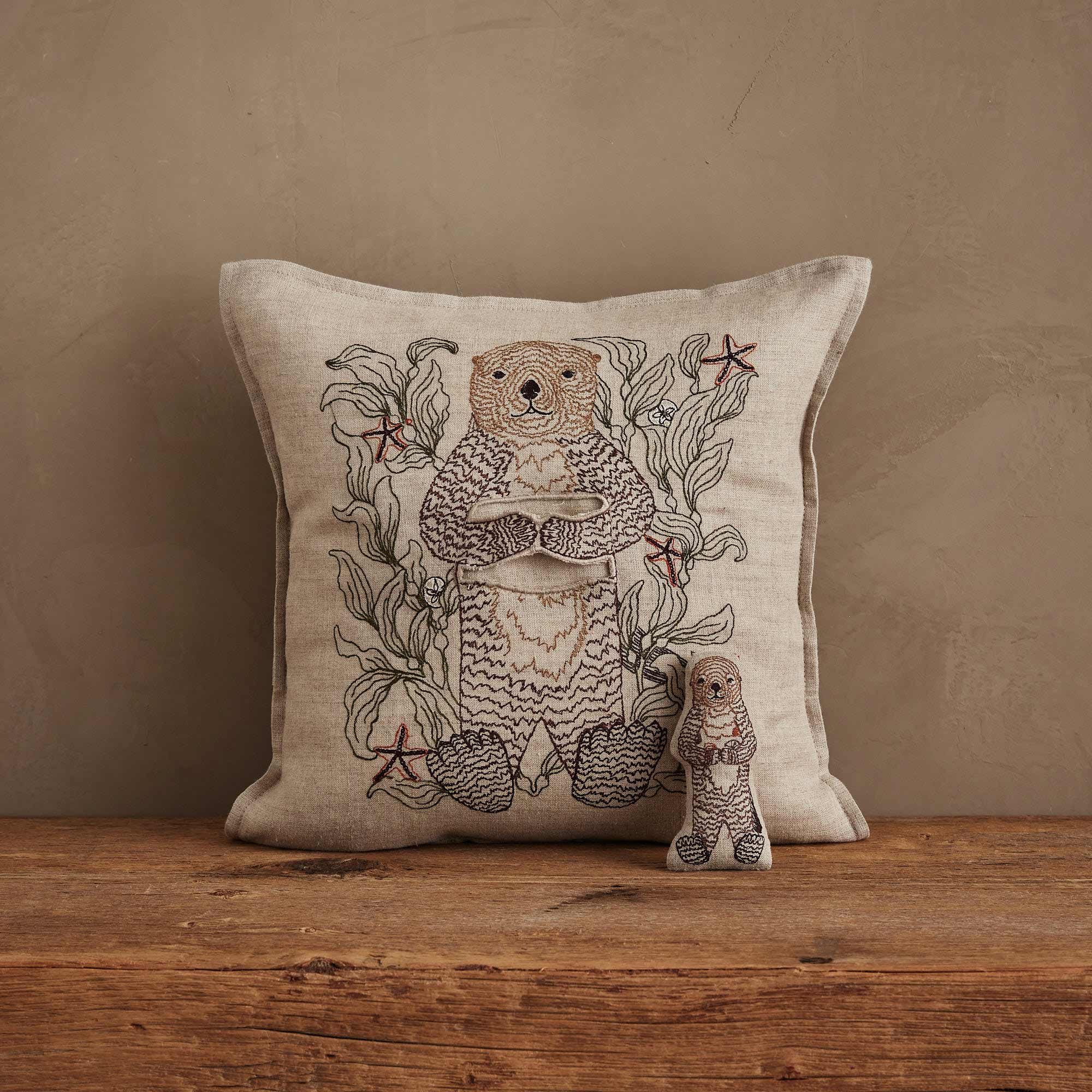 Otter Mama Pocket Pillow