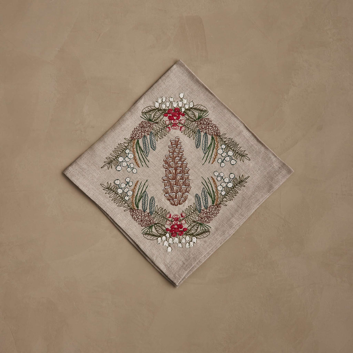 Pinecone Garland Dinner Napkin