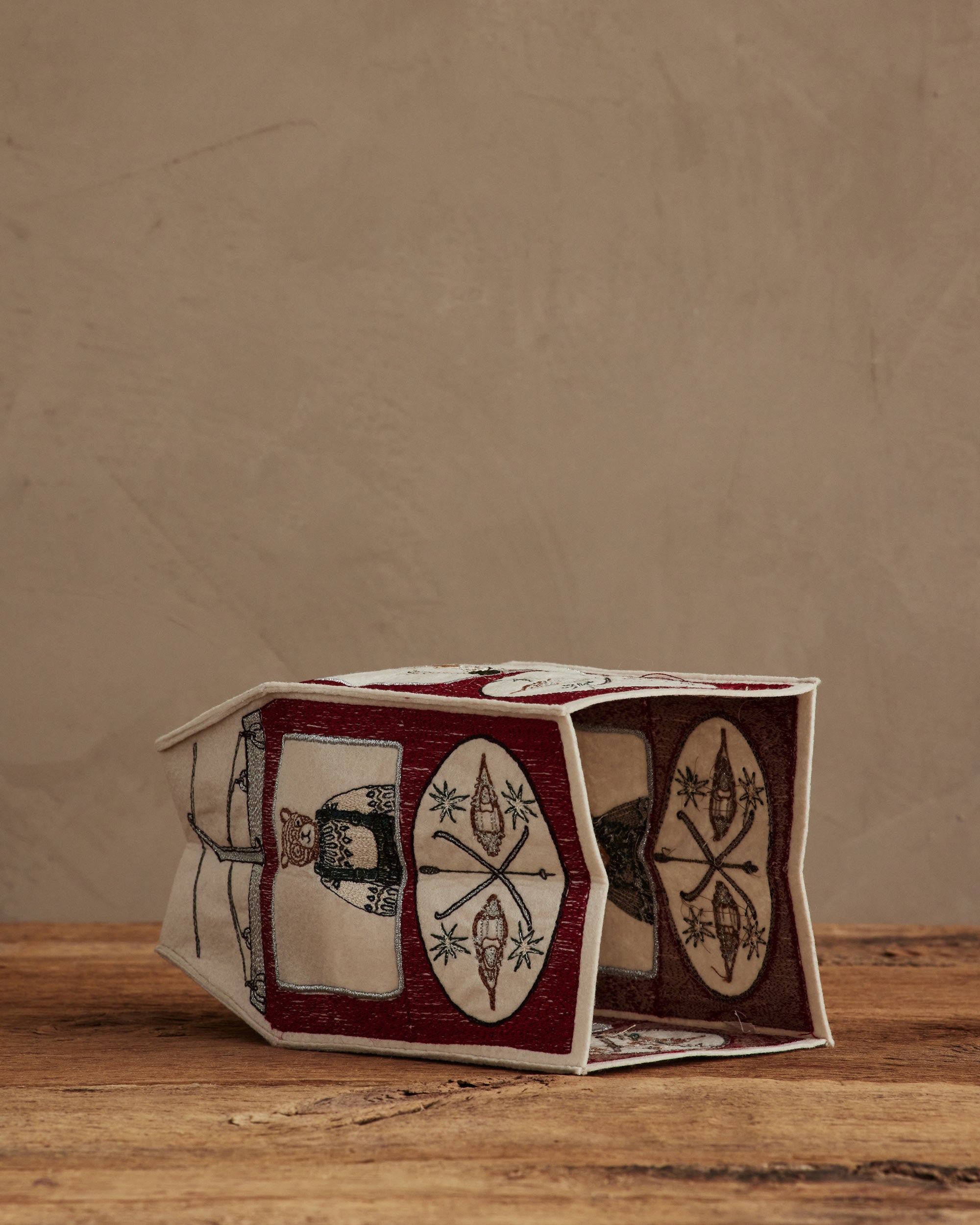 Gondola Tissue Box Cover