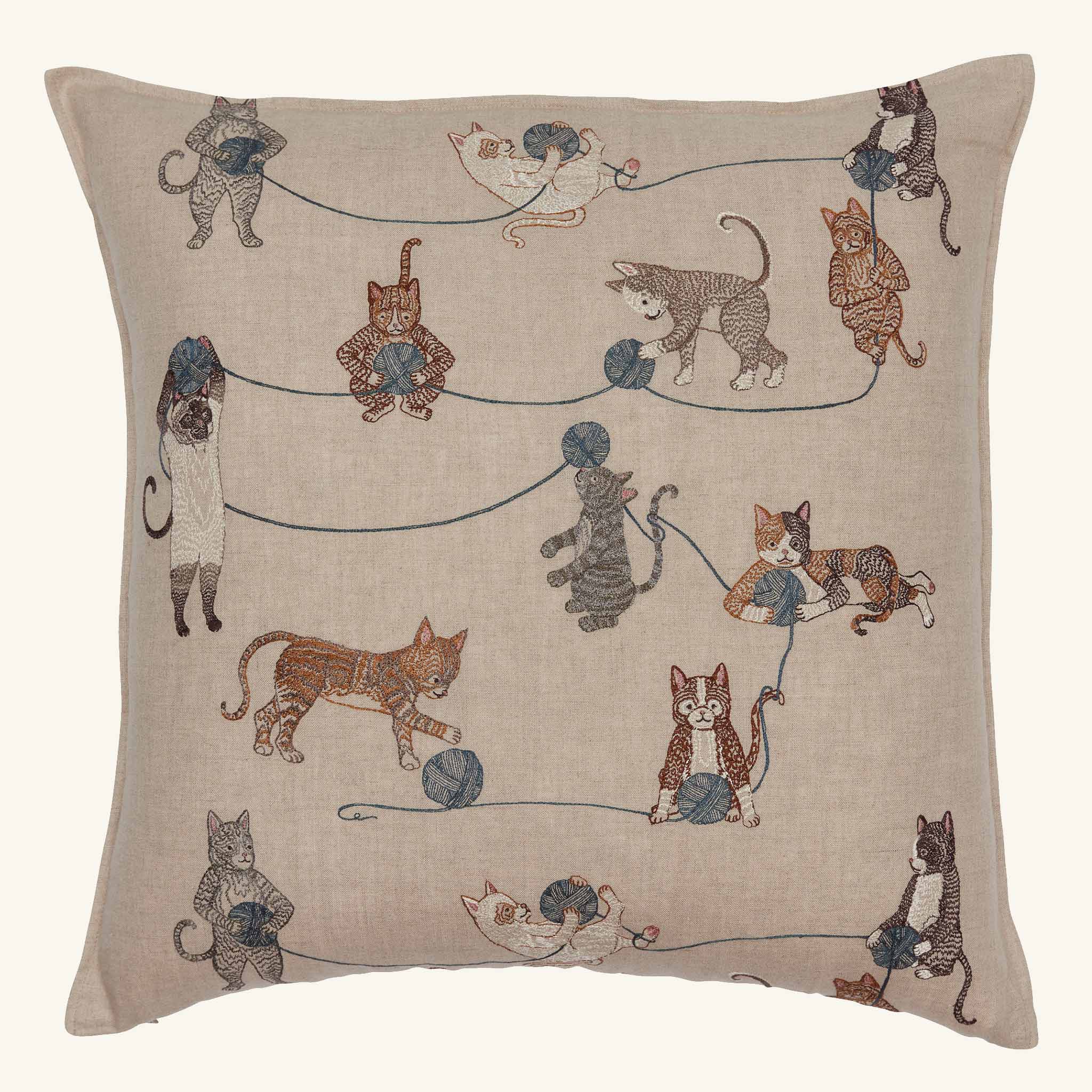 coral&tusk クッションカバー 50x50 Playful Cats Playful Cats Pillow | Coral & Tusk