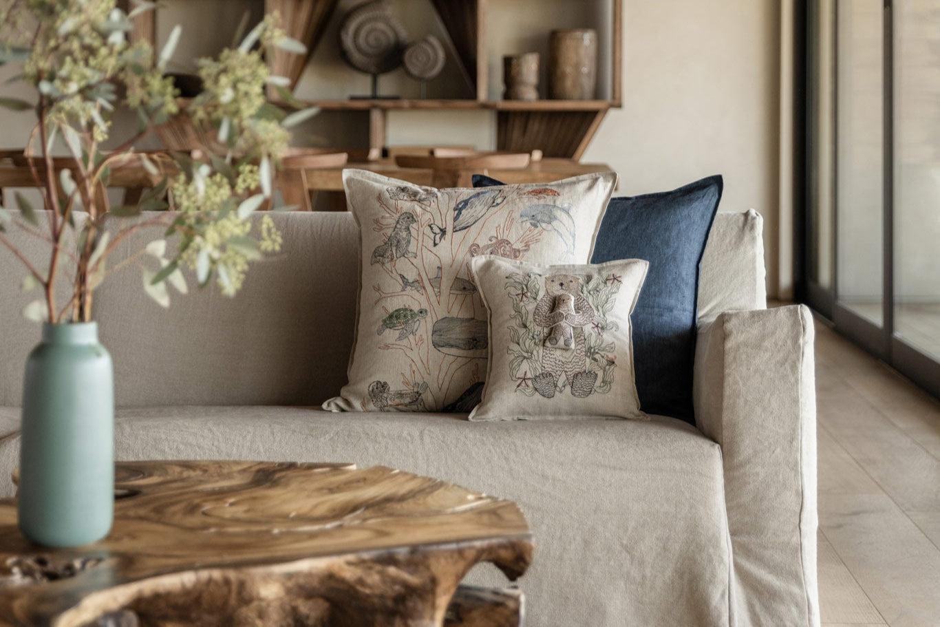 Otter Mama Pocket Pillow