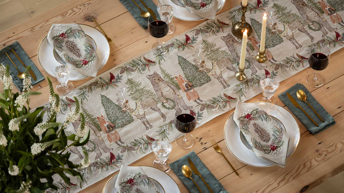 Pinecone Garland Dinner Napkin