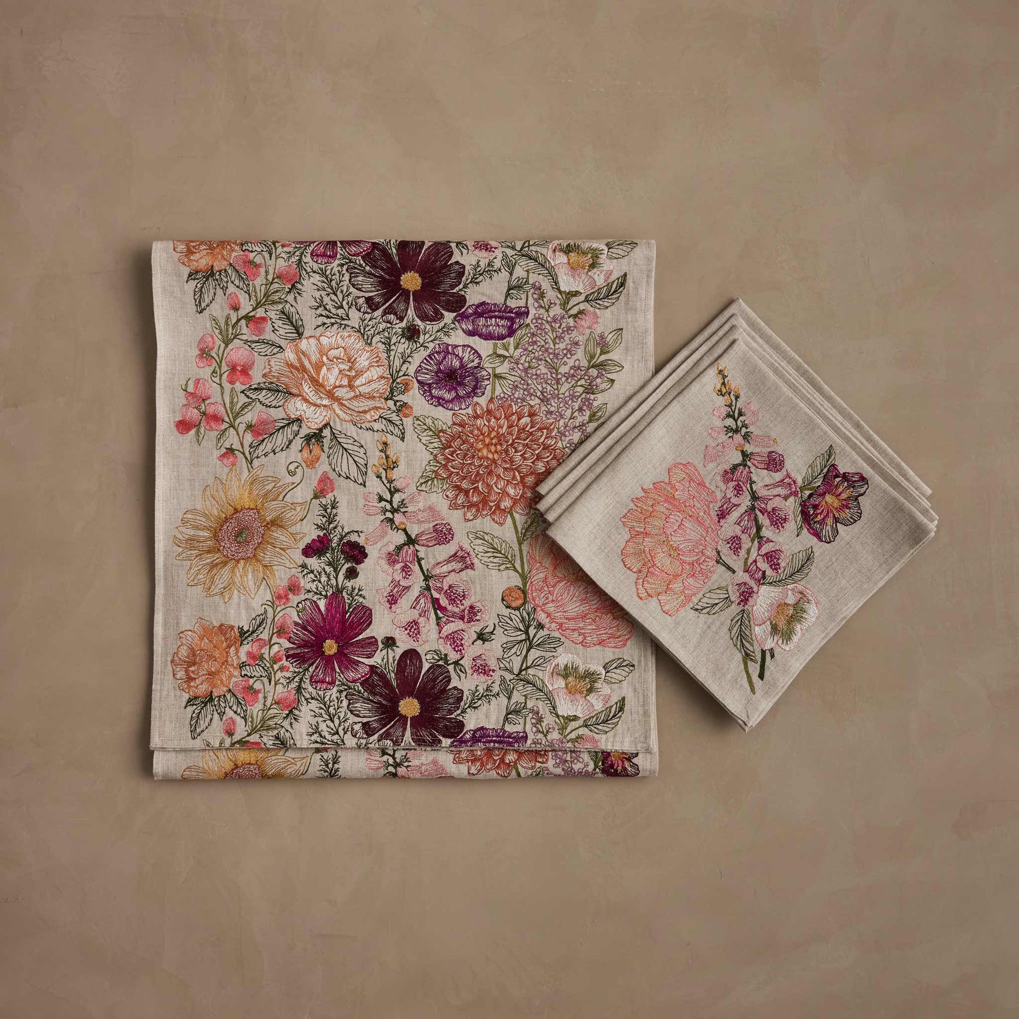 Paradise Garden Table Linens Set