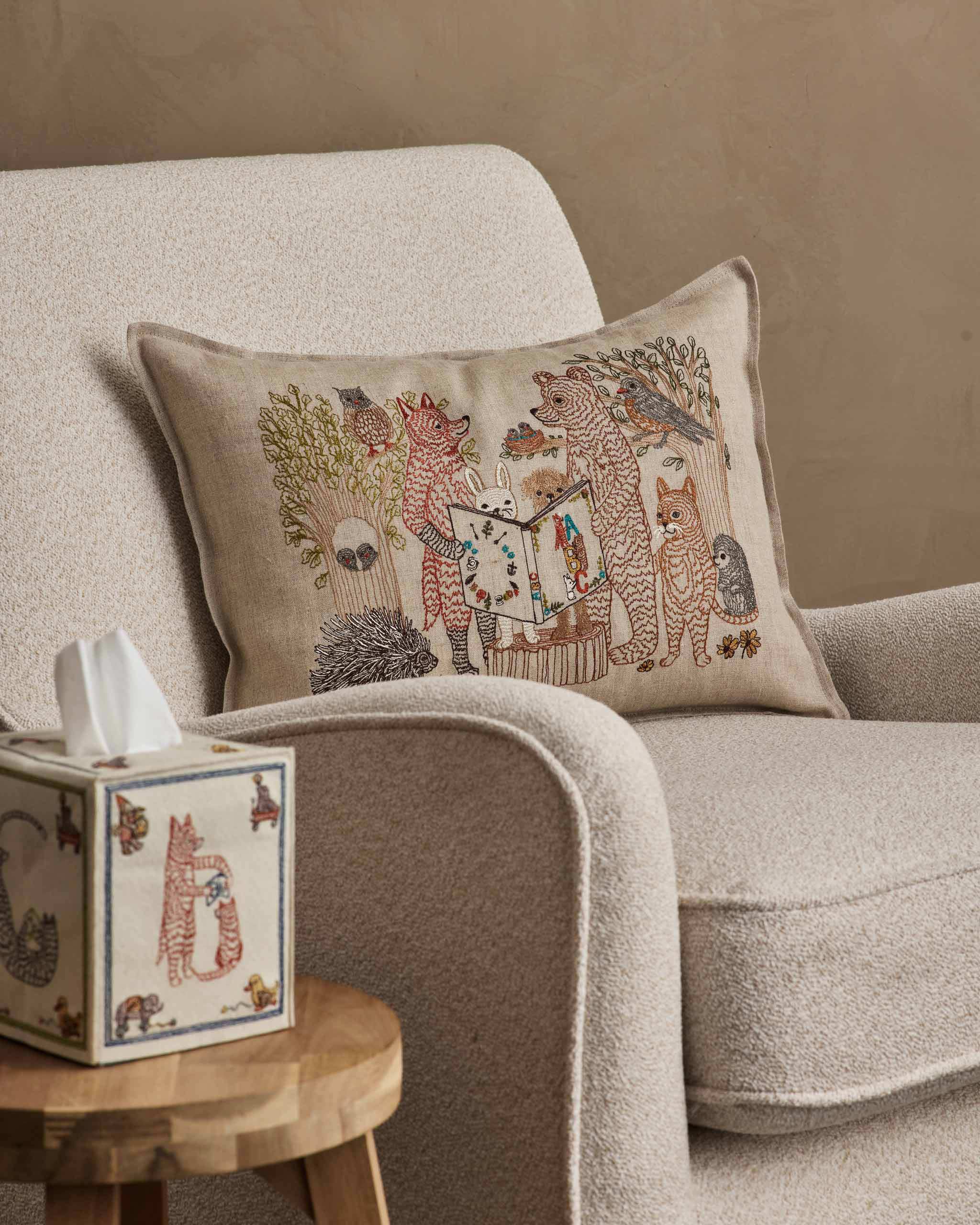 コーラル&タスク Coral&Tusk ABCクッションカバー　ストーリータイム Storytime Pillow Pillow | Coral & Tusk