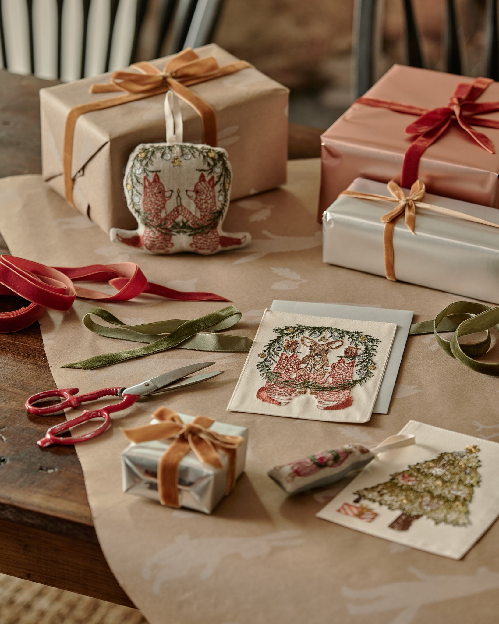 Mouse with Wreath Ornament
