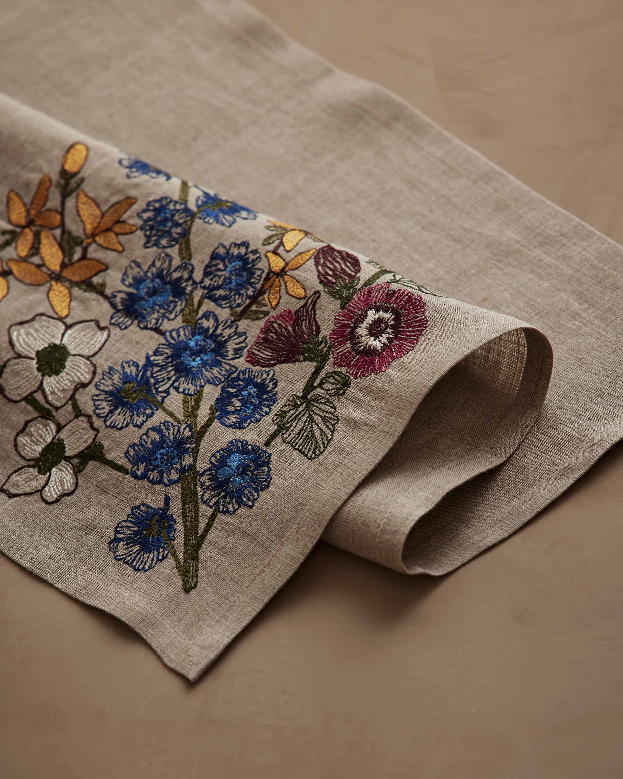 Coral & Tusk Spring Stems Dinner Napkin - Thumbnail 4