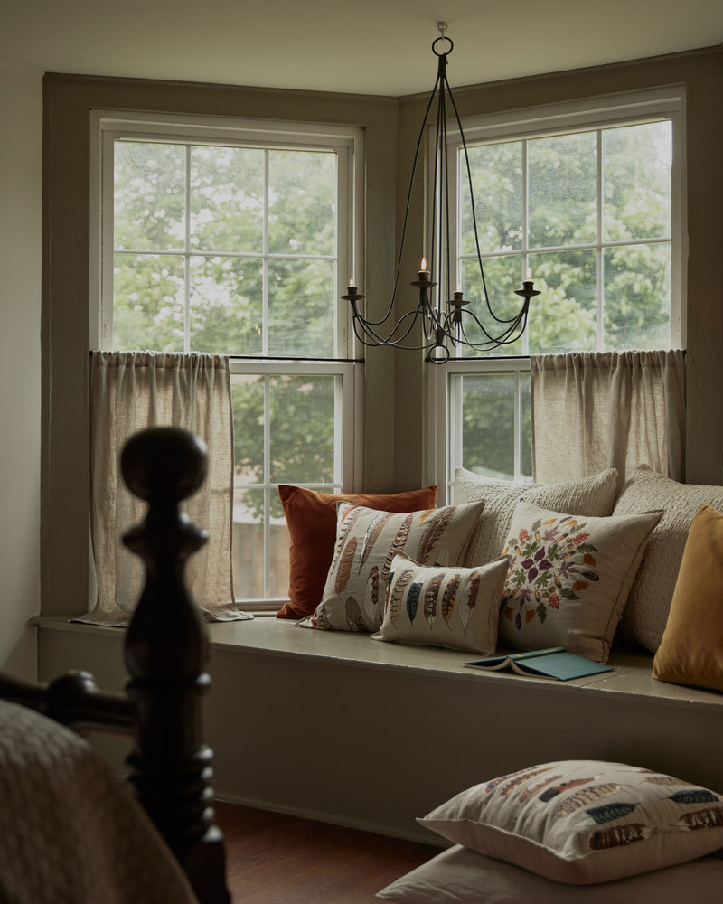 Medium Feathers Pillow