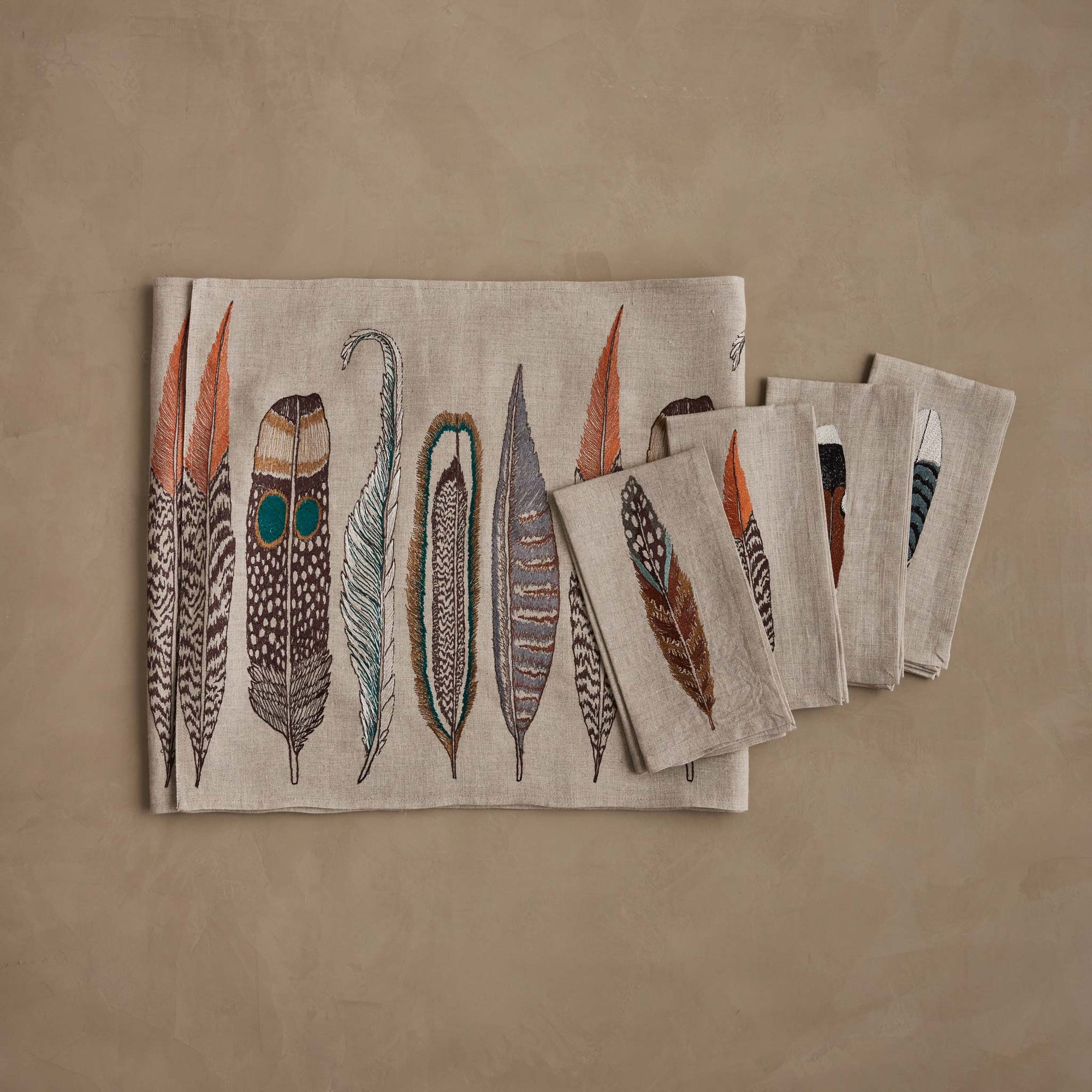 Feathers Table Linens Set