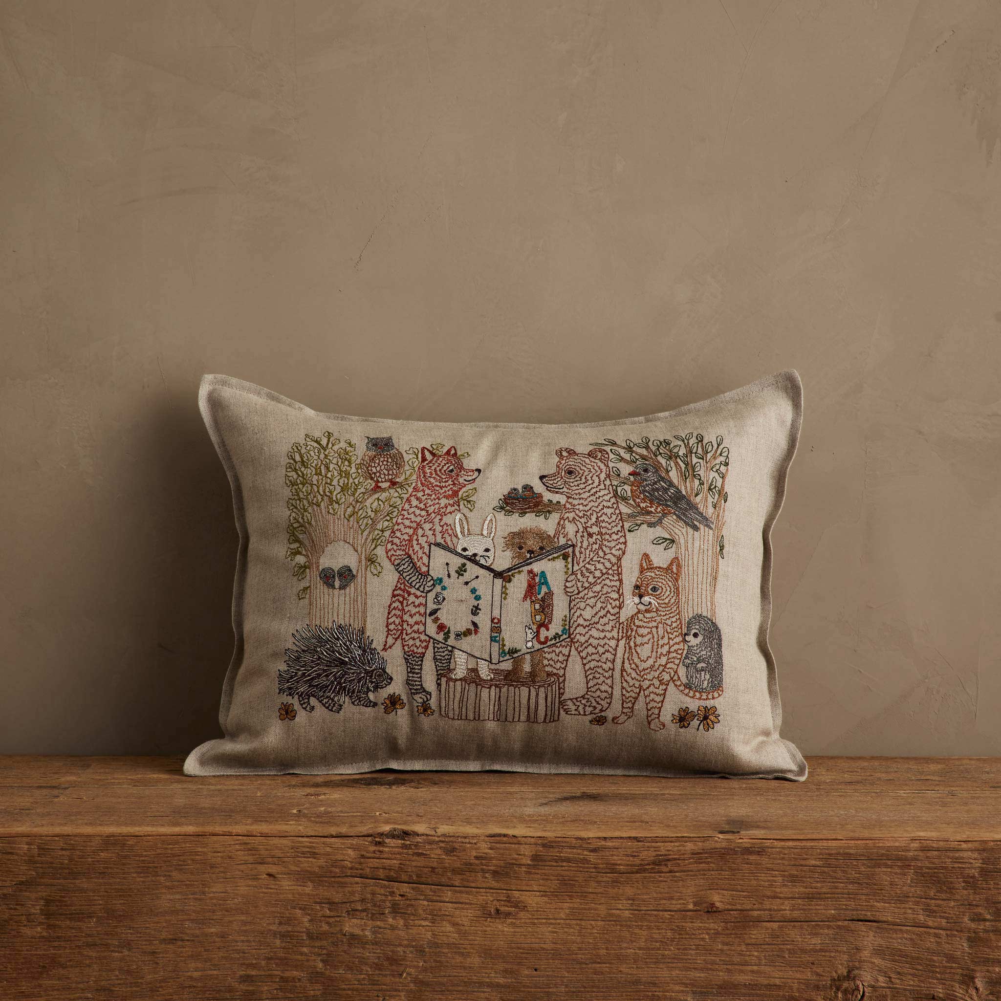 コーラル&タスク Coral&Tusk ABCクッションカバー　ストーリータイム Storytime Pillow Pillow | Coral & Tusk