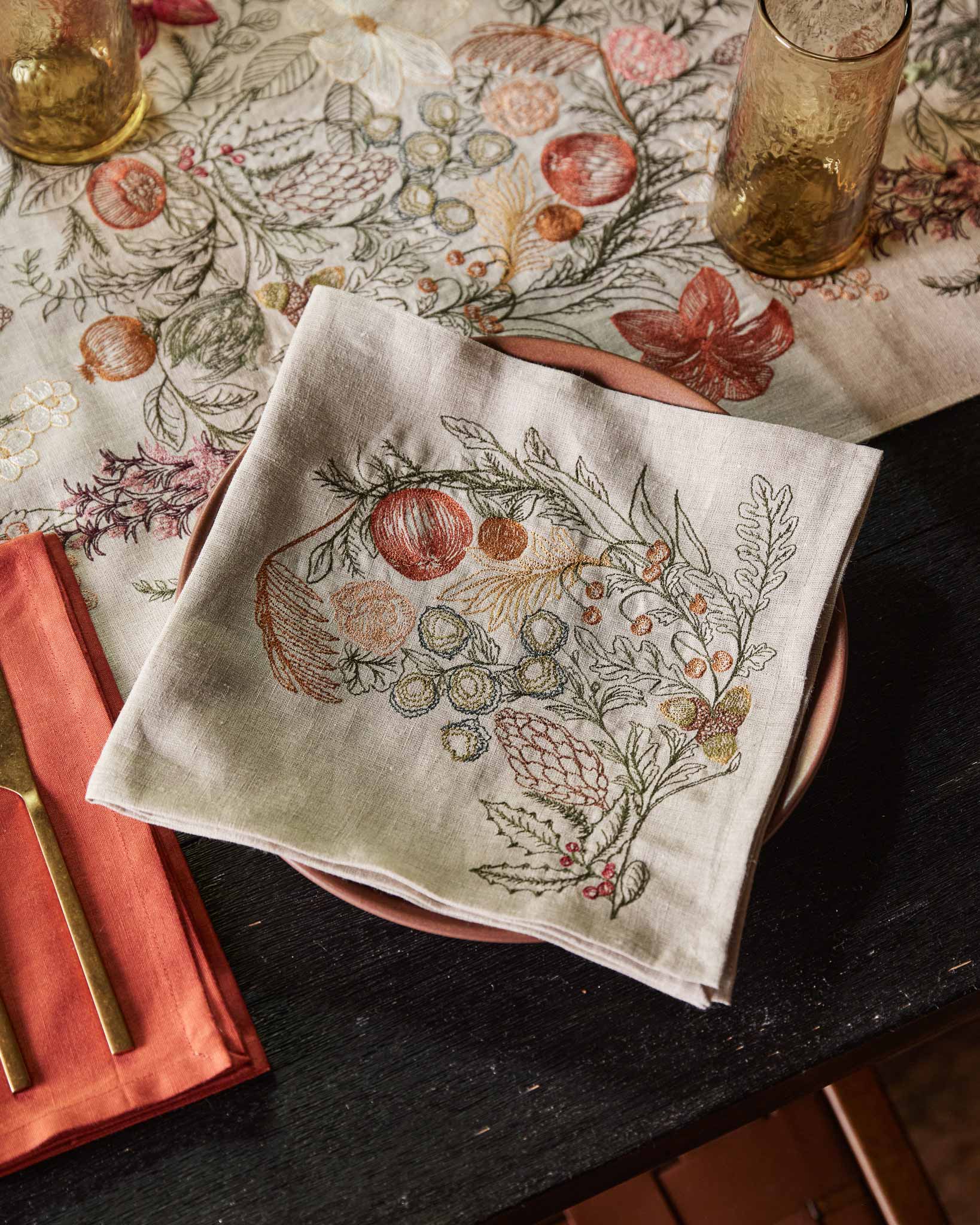 Winter Vine Dinner Napkin