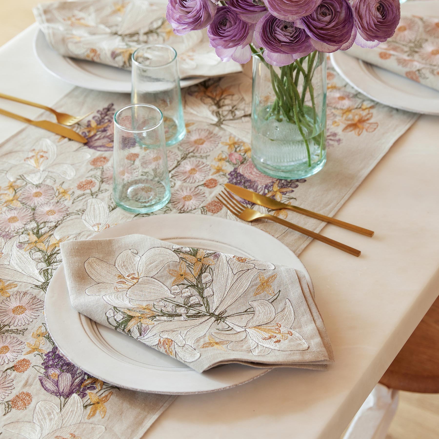 Lily Bouquet Dinner Napkin