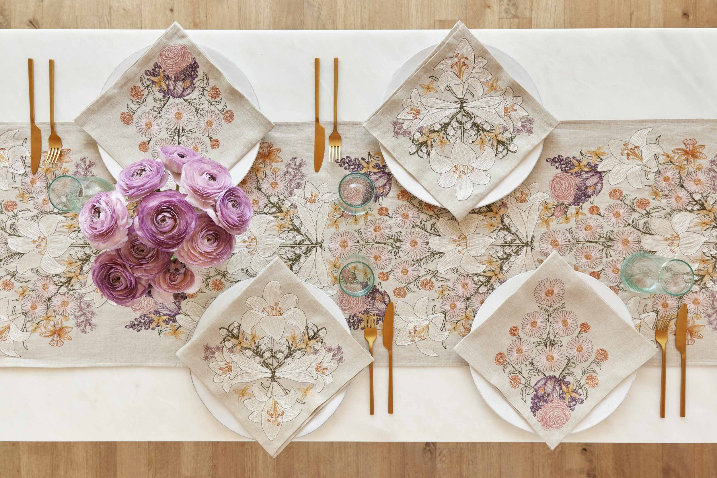 Daisy Bouquet Dinner Napkin